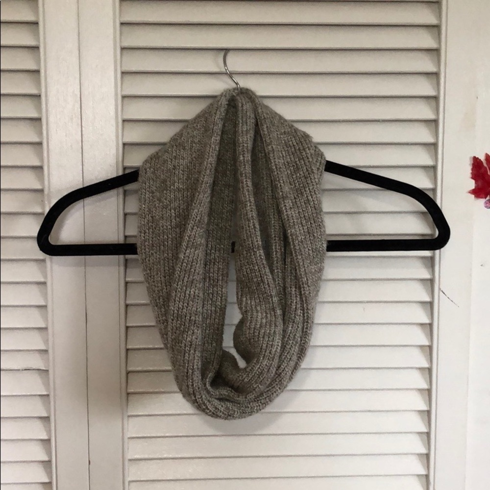 ‼️SOLD‼️🍍Vans women scarf